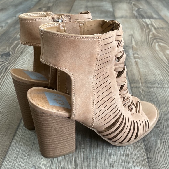 DV by Dolce Vida Nude Heels - Picture 9 of 9